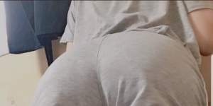 不着急慢慢来衣服一件一件脱