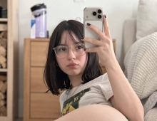 女生都喜欢这个角度自拍吗
